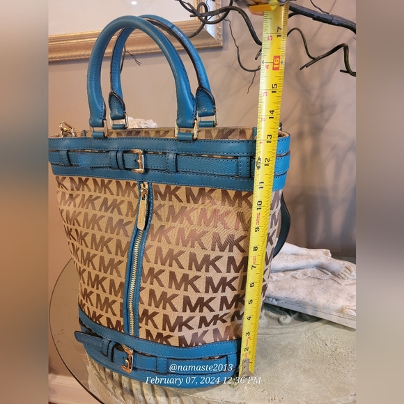 Michael Kors Kingsbury Bucket Bag  Jaqured Logo MK Tote NWOT Designer #712 - Picture 9 of 17